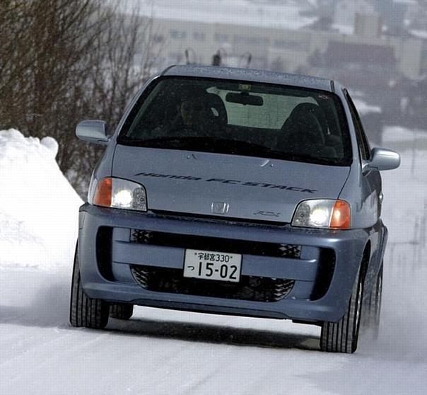 Honda FCX: Brennstoffzellenauto besteht auch Kältetest in Europa.